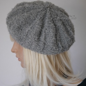 ALETTA / galamb - exkluzív kézzel kötött alpaka-buklé svájci sapka, barett KÉSZLETEN - ruha & divat - sál, sapka, kendő - sapka - Meska.hu