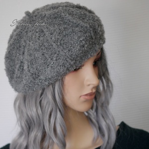 ALETTA / szürke - exkluzív kézzel kötött alpaka-buklé svájci sapka, barett KÉSZLETEN - Meska.hu