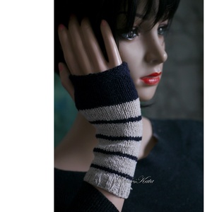 BOSZI-KESZTYŰ / mistery - exkluzív kézzel kötött kesztyűszár, kézmelegítő / bézs+kék KÉSZLETEN - ruha & divat - sál, sapka, kendő - kesztyű - Meska.hu