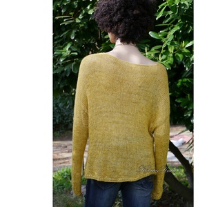 TUSSAH / mustár - exkluzív egyedi festésű kézzel kötött 100% vadselyem flowing pulóver  - ruha & divat - női ruha - pulóver - Meska.hu