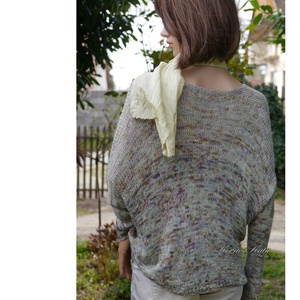 TUSSAH / zsályavirágzás - exkluzív egyedi festésű kézzel kötött 100% vadselyem flowing pulóver  - ruha & divat - női ruha - pulóver - Meska.hu