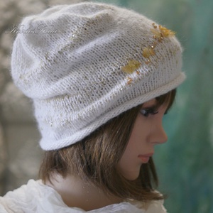 DAPHNE - trendi kézzel kötött angora sapka / fehér, arany - Meska.hu