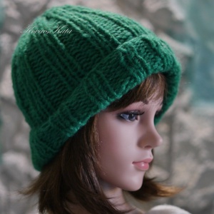 KIRA BEANIE  - trendi mohair kézzel kötött sapka/ smaragdzöld - Meska.hu