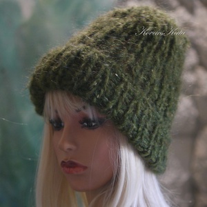 BALIBEANIE  - extravastag buklé-mohair kézzel kötött sapka / olív - Meska.hu