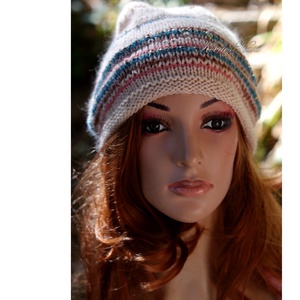 POMPÁS ANGORA BEANIE - exkluzív kézzel kötött sapka  - ruha & divat - sál, sapka, kendő - sapka - Meska.hu