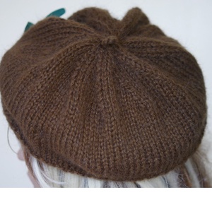 MICI-SAPI / geisha - exkluzív kézzel kötött mohair svájci sapka, barett / csokibarna - ruha & divat - sál, sapka, kendő - sapka - Meska.hu