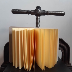 Kopt kötésű notesz fém dísszel - otthon & életmód - papír, írószer - jegyzetfüzet & napló - Meska.hu Kopt kötésű notesz fém dísszel - otthon & életmód - papír, írószer - jegyzetfüzet & napló - Meska.hu