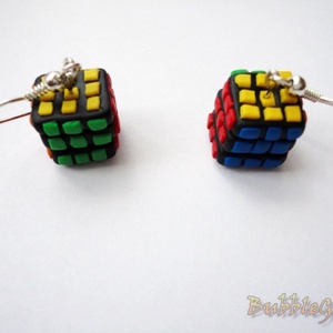 Forgatható Rubik-kocka fülbevaló - Meska.hu