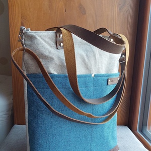 CAPENSIS kollekció - Variálható valódi bőr pántos bézs-barna szövettáska petrol zsebekkel - táska & tok - variálható táska - Meska.hu