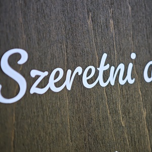 Szerelmes idézetes falitábla  Hazatérni... - esküvő - dekoráció - tábla & jelzés - Meska.hu