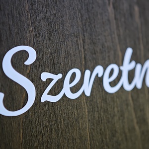 Szerelmes idézetes falitábla  Hazatérni... - esküvő - dekoráció - tábla & jelzés - Meska.hu