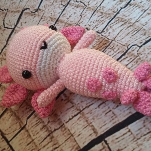 Horgolt Axolotl (Mexikói vízi kutya) - játék & sport - plüssállat & játékfigura - kutya - Meska.hu
