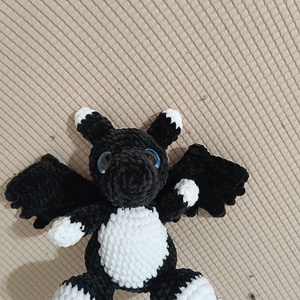 Baby sárkány , Játék & Sport, Plüssállat & Játékfigura, Plüss sárkány, Horgolás, Kötés, Horgolt plüss sárkány , MESKA