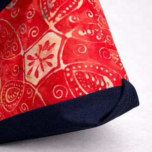 Kézzel készült neszesszer szivárvány cipzárral � batikolt pamutvászon, letörölhető bélés - táska & tok - neszesszer - Meska.hu