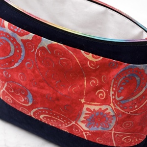 Kézzel készült neszesszer szivárvány cipzárral � batikolt pamutvászon, letörölhető bélés - táska & tok - neszesszer - Meska.hu