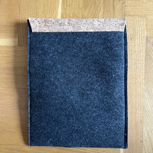 Tablet tartó - táska & tok - ebook & tablet tok - Meska.hu