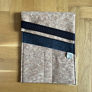 Tablet tartó - táska & tok - ebook & tablet tok - Meska.hu