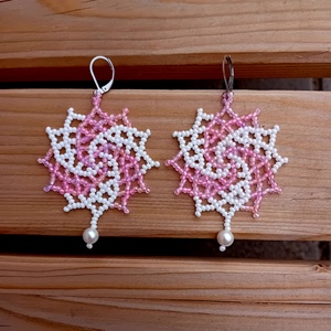 ,,Swirly pink gyöngyfűzött fülbevaló  - ékszer - fülbevaló - lógós kerek fülbevaló - Meska.hu