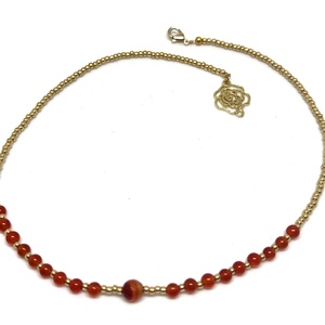 Karneol choker rejtett arany rózsával - ékszer - nyaklánc - medál nélküli nyaklánc - Meska.hu