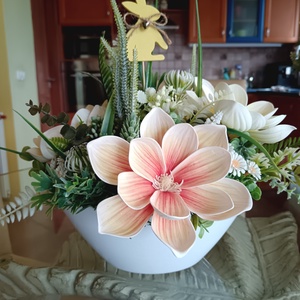 Magnóliás, nyuszis asztaldísz  - otthon & életmód - dekoráció - asztal és polc dekoráció - asztaldísz - Meska.hu