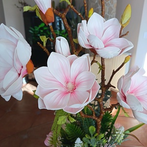 Magnólia kompozíció különleges kerámiakaspóban  - otthon & életmód - dekoráció - asztal és polc dekoráció - asztaldísz - Meska.hu