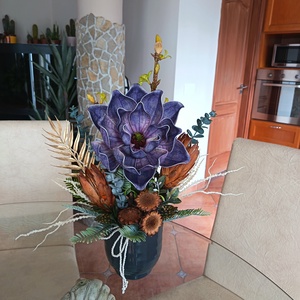 Különleges magnóliás-proteás kompozíció  - otthon & életmód - dekoráció - asztal és polc dekoráció - asztaldísz - Meska.hu