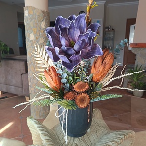 Különleges magnóliás-proteás kompozíció  - otthon & életmód - dekoráció - asztal és polc dekoráció - asztaldísz - Meska.hu