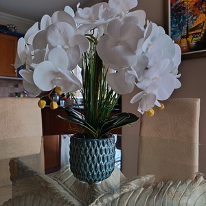 Elegáns fehér orchidea kompozíció � kék kaspóban (5 szálas) - otthon & életmód - dekoráció - asztal és polc dekoráció - asztaldísz - Meska.hu