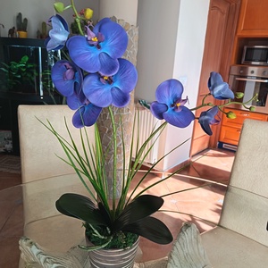 Elegáns, élethű orchidea dekoráció kerámiakaspóban � kékes-lila színben - otthon & életmód - dekoráció - asztal és polc dekoráció - asztaldísz - Meska.hu