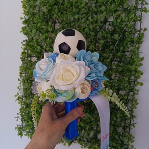 Ovis ballagási csokor focival  - otthon & életmód - virágdekoráció - virágok - virágcsokor - Meska.hu