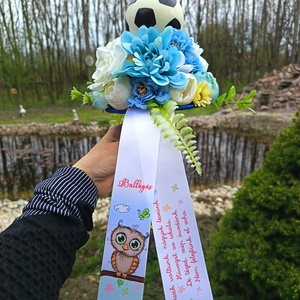 Ovis ballagási csokor focival  - otthon & életmód - virágdekoráció - virágok - virágcsokor - Meska.hu