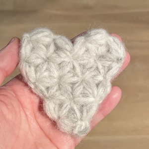 Horgolt szív dísz - Meska.hu