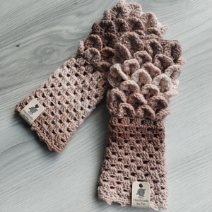 Horgolt ujjatlan 'sárkány' kesztyű - Bézs - ruha & divat - sál, sapka, kendő - kesztyű - Meska.hu