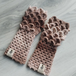 Horgolt ujjatlan 'sárkány' kesztyű - Bézs - ruha & divat - sál, sapka, kendő - kesztyű - Meska.hu