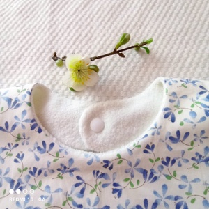 Virág nyálkendő/előke - ruha & divat - babaruha & gyerekruha - előke & nyálkendő - Meska.hu Virág nyálkendő/előke - ruha & divat - babaruha & gyerekruha - előke & nyálkendő - Meska.hu