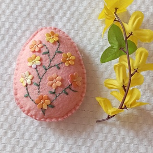 Hímzett tojás  - ünnepi díszek, dekorációk - húsvéti díszek és dekorációk - húsvéti abrosz, terítő - Meska.hu