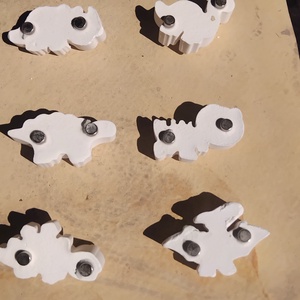 Dínó hűtőmágnes - kellékek & szerszámok - dekorációs kellékek - figurák - Meska.hu