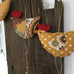 Textil tyúkocskák. Lakásdekoráció , húsvéti dekor. Egyedi darabok. Vászon dekoráció  - otthon & életmód - dekoráció - fali és függő dekoráció - függődísz - Meska.hu