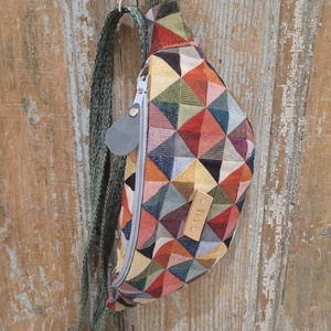 Kockás, színes  szövettáska, közepes méretű övtáska dizájn Testtáska, válltáska, szövet táska, vállon átvethető táska - táska & tok - kézitáska & válltáska - vállon átvethető táska - Meska.hu