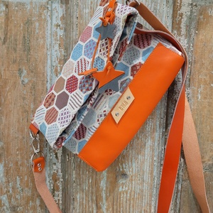 Szövettáska színes táska narancssárga valódi bőr kiegészítőkkel  - táska & tok - kézitáska & válltáska - válltáska - Meska.hu
