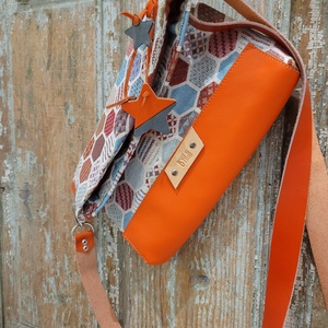 Szövettáska színes táska narancssárga valódi bőr kiegészítőkkel  - táska & tok - kézitáska & válltáska - válltáska - Meska.hu
