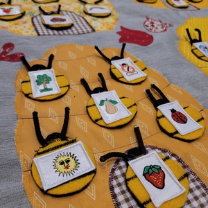 Óvodai napostábla és Óvodai folyamatos tízórait jelölő textiltábla.  - játék & sport - ovis felszerelés - óvodai jelek - Meska.hu