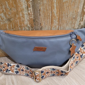 Barna- kék táska. Virág  mintás heveder. Övtáska fazonú műbőr táska, válltáska , vállon átvethető táska - táska & tok - kézitáska & válltáska - vállon átvethető táska - Meska.hu