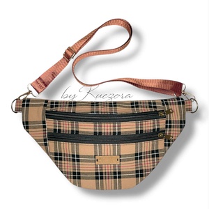 Barna skót kockás övtáska / crossbody  klasszikus elegancia, modern formában - táska & tok - övtáska - Meska.hu