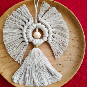 Makramé angyal ajtó- vagy falidísz  - karácsony - karácsonyi lakásdekoráció - karácsonyi ajtódíszek - Meska.hu