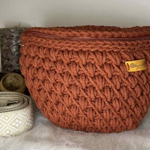 Horgolt test/öv táska - táska & tok - kézitáska & válltáska - vállon átvethető táska - Meska.hu