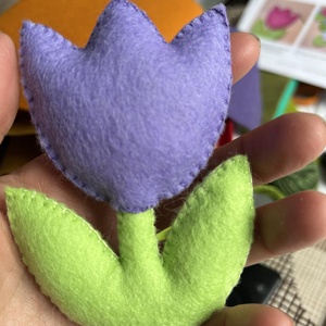 Tulipánok természetes anyagokból (gyapjú) Édesanyáknak, Nagymamáknak, Dédnagymamáknak vagy CSAK ÚGY - otthon & életmód - dekoráció - virágdísz és tartó - csokor & virágdísz - Meska.hu