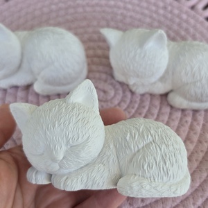 Natúr festhető 3D gipszfigura Alvó cica Gyermek kézműves foglalkozás - Meska.hu
