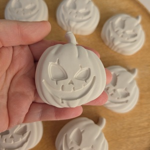Halloween tök - natúr fehér gipszfigura 1db - Kreatív festhető ajándék - diy (csináld magad) - egységcsomag - Meska.hu