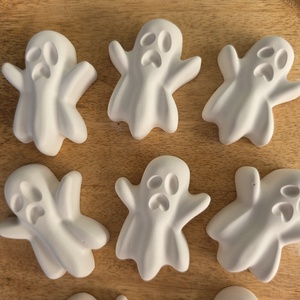Halloween szellem - kísértet - natúr fehér gipszfigura 1db - Kreatív festhető ajándék - diy (csináld magad) - egységcsomag - Meska.hu